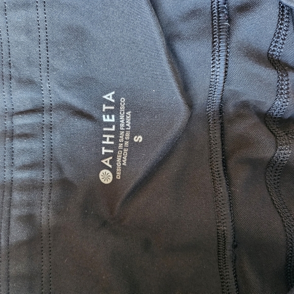 VGUC Athleta All in Crop Leggings Phone & zip Pockets Size Small Black - Picture 16 of 16